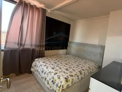 Apartament 2+1 me qera në Sheshi Liria, Durrës, 70 m². Foto 3 nga 8