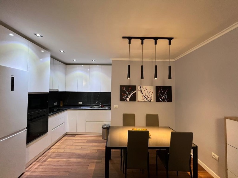 Appartamento 2+1 in affitto a Liqeni i Thatë, Tirana, 90 m². Foto 7 di 8