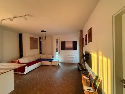 Apartament 2+1 me qera në Rrethrrotullimi i Shkozës, Tiranë, 100 m². Foto 2 nga 12