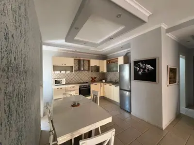Apartament 2+1 me qera në Rruga Asim Vokshi, Tiranë, 120 m². Foto 7 nga 8