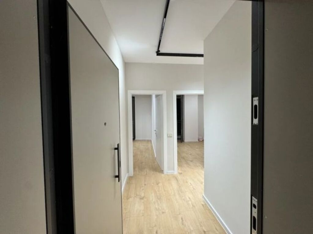 Appartamento 2+1 in affitto a Rruga Mine Peza, Tirana, 94 m². Foto 2 di 3