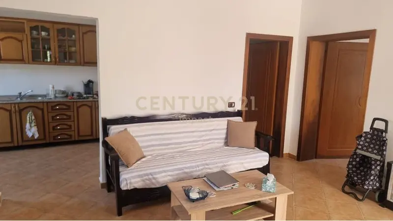 Shtëpi private 2+1 me qera në Lapraka, Tiranë, 103 m²