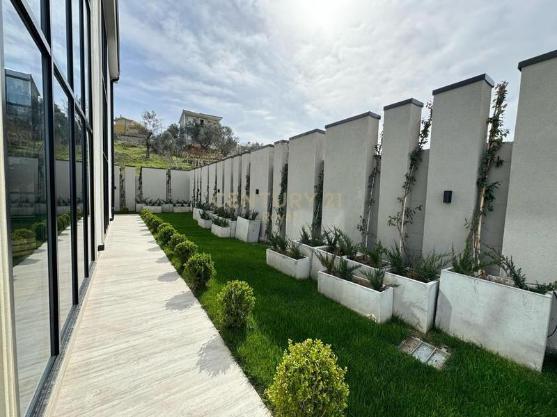 Vilë me qera në Rolling Hills Luxury Residences, Tiranë, 600 m². Foto 7 nga 12