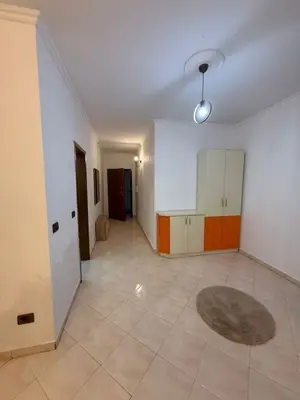 Appartamento 2+1 in affitto ad Ujësjellës Kanalizime, Durazzo, 90 m². Foto 3 di 7