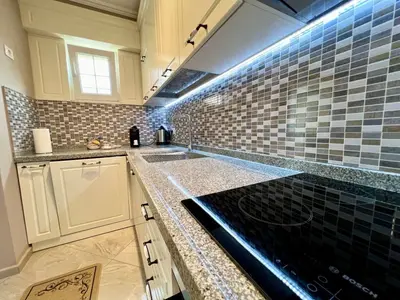 Appartamento 1+1 in affitto ad Ura e Nisharakut, Tirana, 75 m². Foto 3 di 6