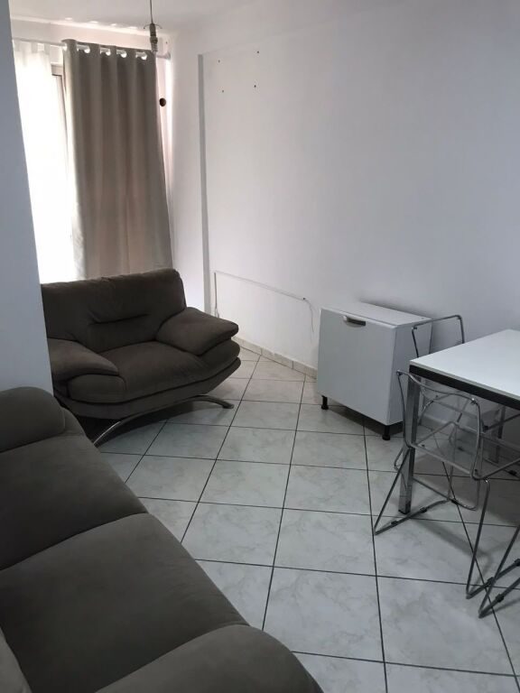 Apartament 1+1 në shitje në Rruga Kolë Koci, Tiranë, 65 m². Foto 1 nga 6