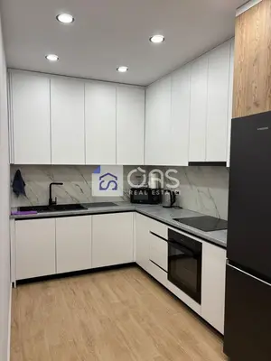Apartament 2+1 me qera në Ish Fusha e Aviacionit, Tiranë, 100 m². Foto 2 nga 5