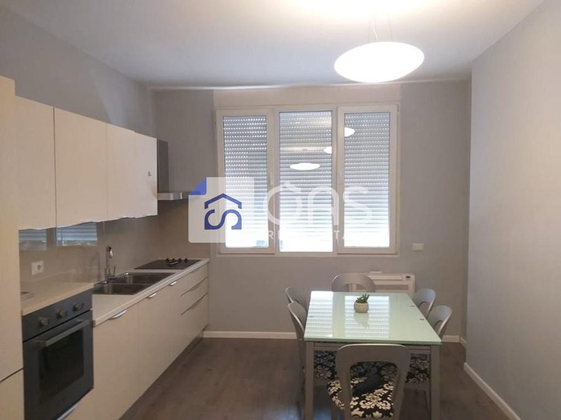 Appartamento 1+1 in affitto a Blloku, Tirana, 80 m²