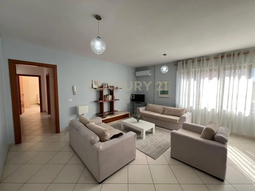 Apartament 2+1 në shitje në Rruga e Barrikadave, Tiranë, 109 m². Foto 1 nga 12