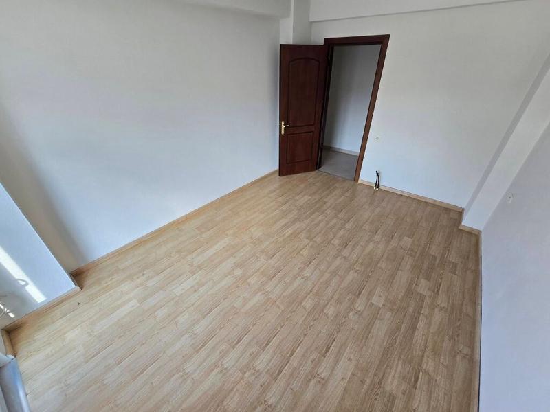 Apartament 1+1 në shitje në Rruga Theodhor Kavalioti, Korçë, 77 m². Foto 8 nga 10