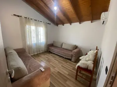 Shtëpi private 2+1 me qera në Auto Servis Adi, Durrës, 90 m². Foto 2 nga 7