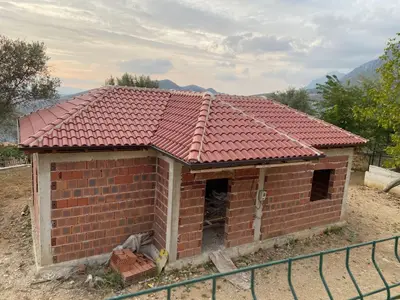 Shtëpi private në shitje në Ullinjtë e Tujanit Ancient Oliven Tree, Tiranë, 70 m². Foto 3 nga 7
