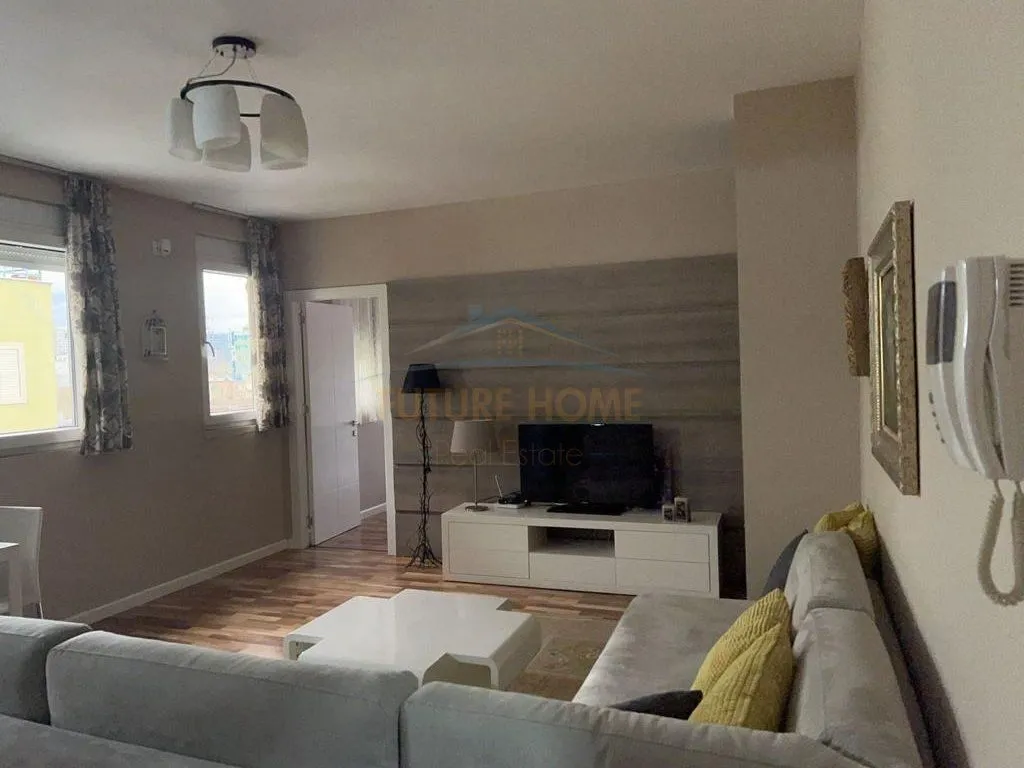 Apartament 1+1 me qera në Myslym Shyri, Tiranë, 94 m². Foto 1 nga 8