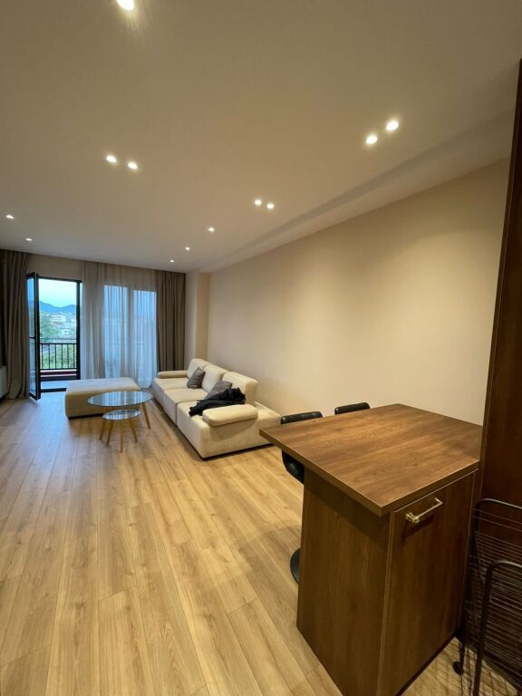 Apartment 2+1 for rent in Rruga 5 Maji, Tirana, 125 m². Photo 1 of 3