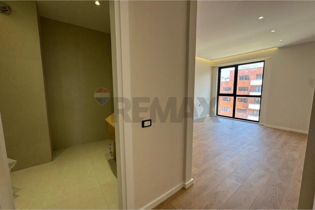 Apartment for sale in Kompleksi Urban Gate, Tirana, 207 m². Photo 3 of 3