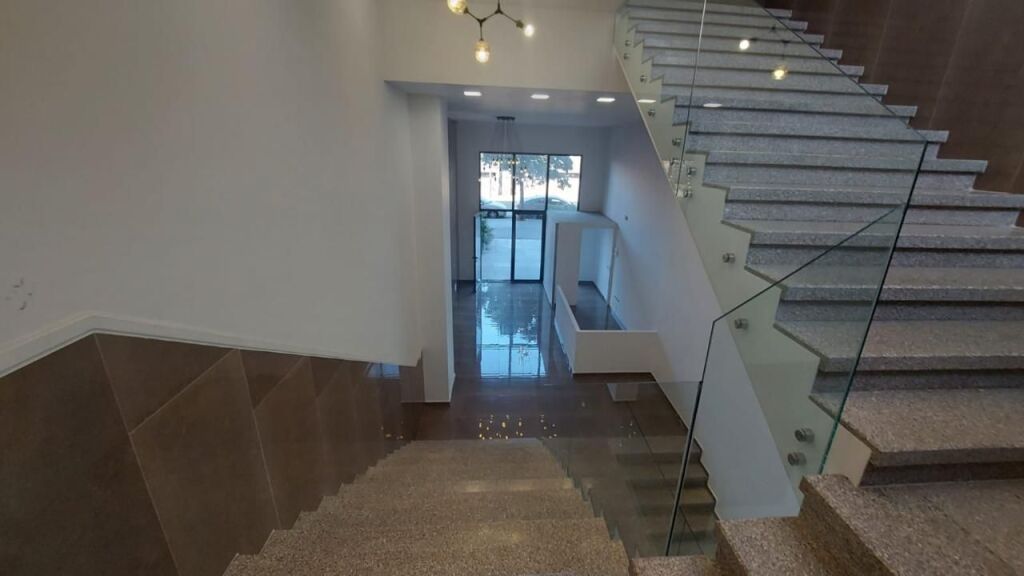 Commercial space for sale in Oxhaku, Tirana, 42 m². Photo 1 of 3