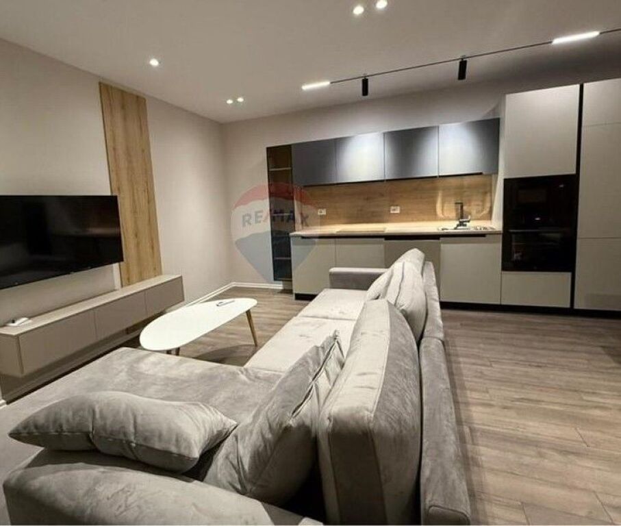 Apartment for sale in Komuna e Parisit, Tirana, 74 m². Photo 1 of 3