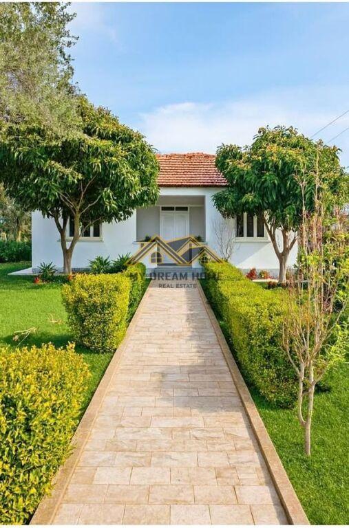 Casa indipendente in vendita a Sukth i ri, Durazzo, 300 m²