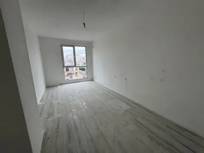 Appartamento 3+1 in vendita ad Ujësjellës Kanalizime, Durazzo, 140 m². Foto 5 di 8
