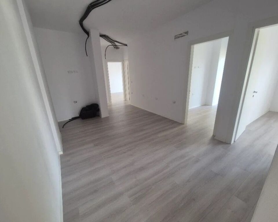 Commercial space for rent in Univers City, Tirana, 124 m²