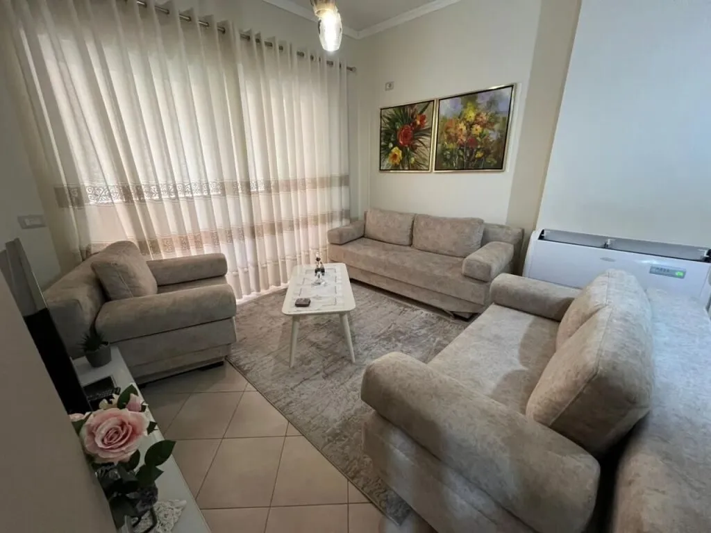 Appartamento 2+1 in affitto a Komuna e Parisit, Tirana, 95 m². Foto 1 di 3