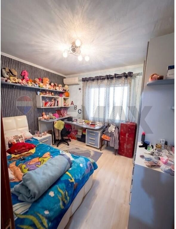 Appartamento in vendita ad Ali Demi, Tirana, 82 m². Foto 2 di 3