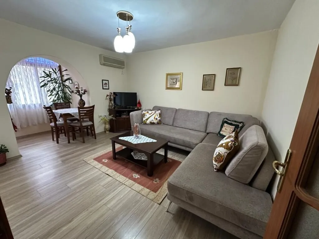 Apartament 1+1 nĂ« shitje nĂ« Ambasada Amerikane, TiranĂ«, 53 mÂČ. Foto 1 nga 7