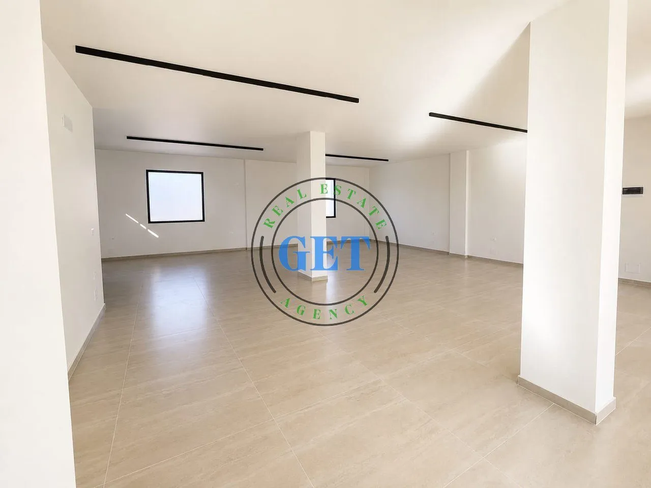 Commercial space for rent in Tregu Industrial, Durrës, 170 m². Photo 1 of 4
