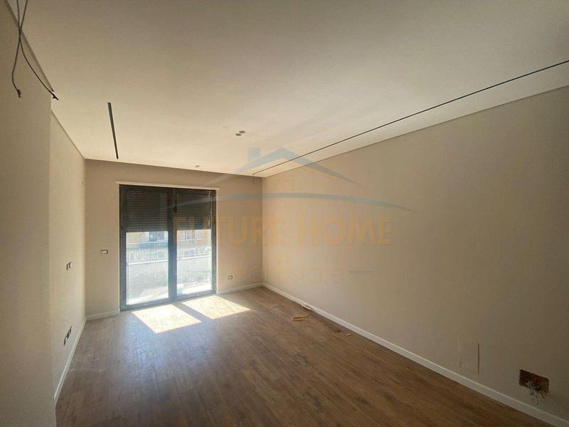 Appartamento 2+1 in vendita a Rruga Karl Gega, Tirana, 100 m²