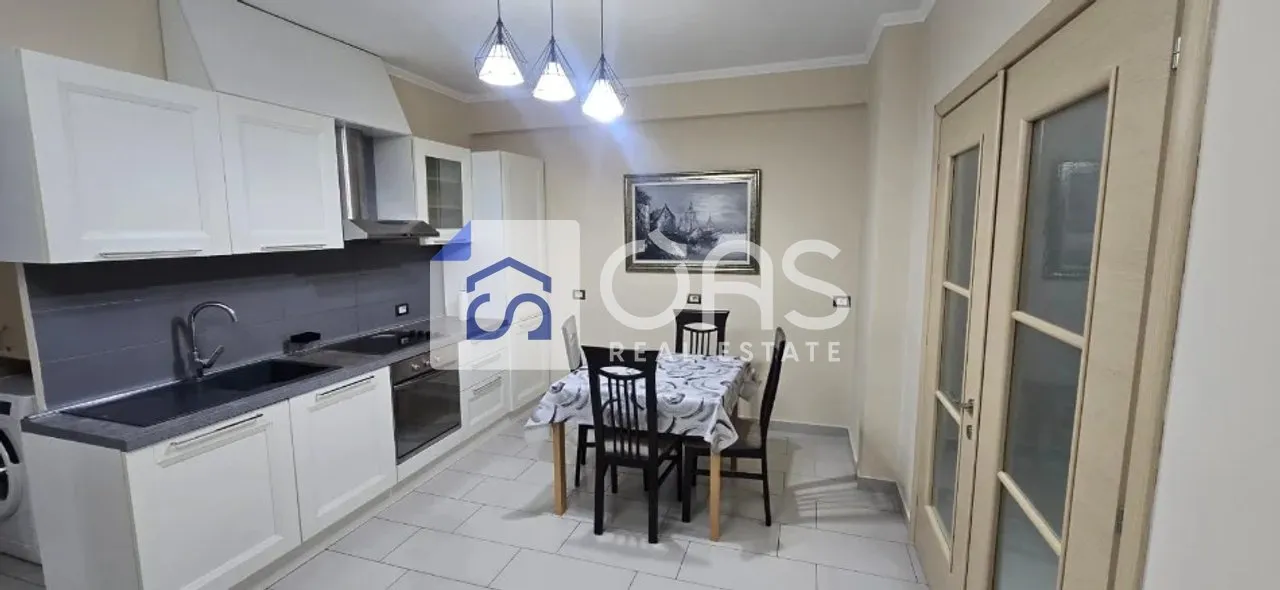 Apartament 2+1 me qera në Astir, Tiranë, 96 m². Foto 1 nga 5