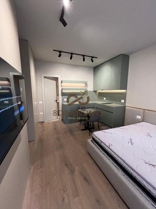 Monolocale in vendita a Stacioni i Trenit, Tirana, 95 m²