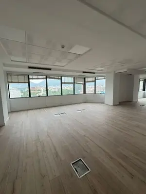 Office for rent in Bulevardi Deshmoret e Kombit, Tirana, 110 m². Photo 4 of 4