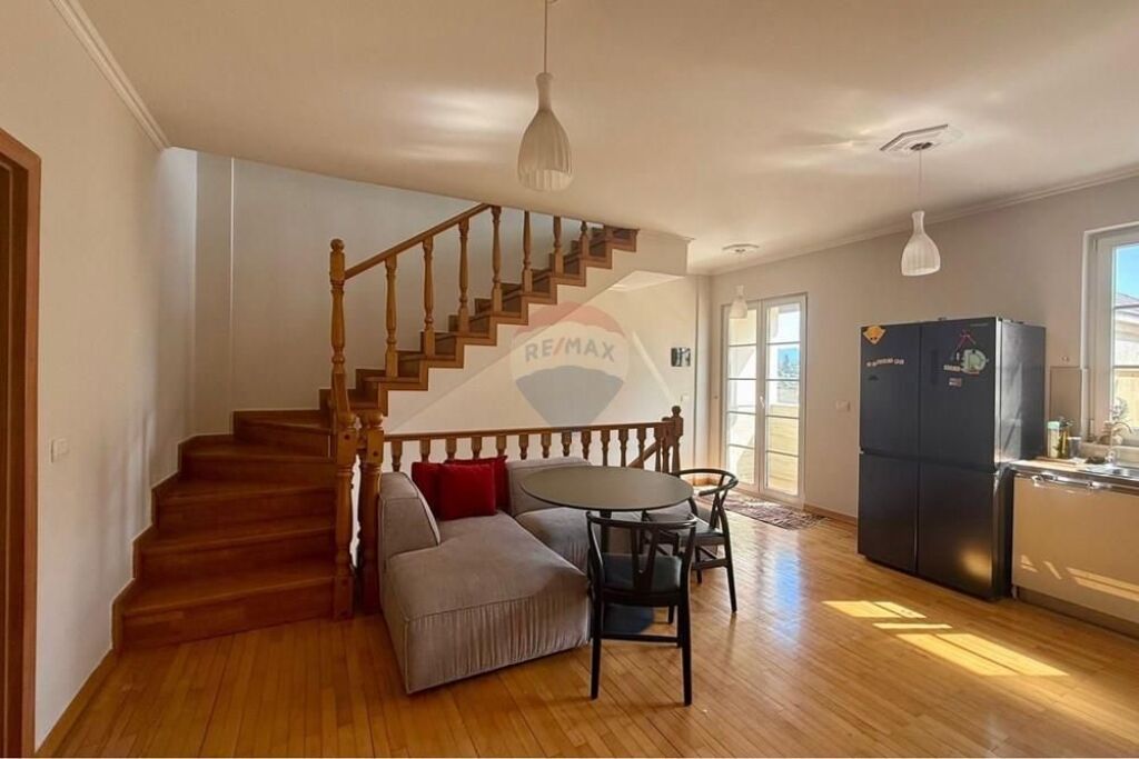 Villa for sale in Sauk, Tirana, 180 m². Photo 1 of 3