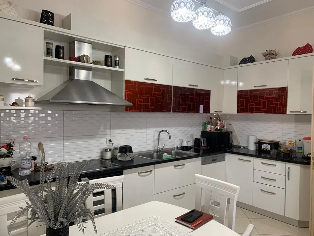 Apartment 2+2 for sale in Porti i Durrësit, Durrës, 112 m². Photo 1 of 9
