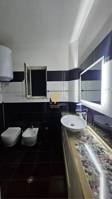 Appartamento 1+1 in affitto a Globe, Tirana, 75 m². Foto 4 di 5