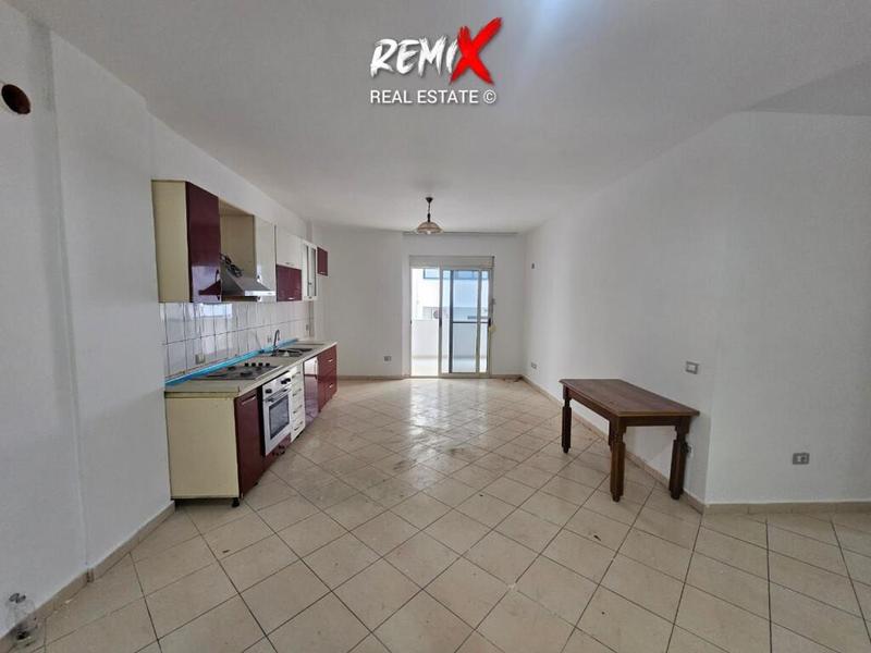 Appartamento 2+1 in affitto a Rruga Mujo Ulqinaku, Durazzo, 120 m²