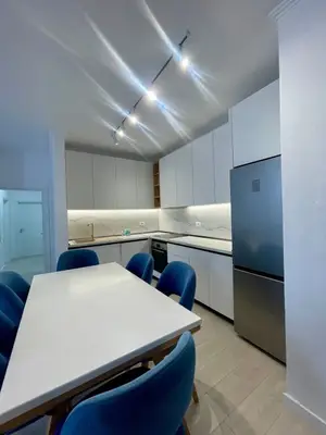 Apartament 2+1 me qera në Rruga Deshmorët e 4 Shkurtit, Tiranë, 105 m². Foto 2 nga 6