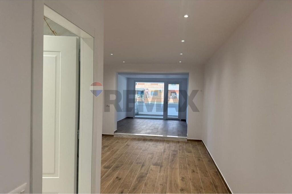 Office for rent in Stacioni i Trenit, Tirana, 47 m². Photo 1 of 3