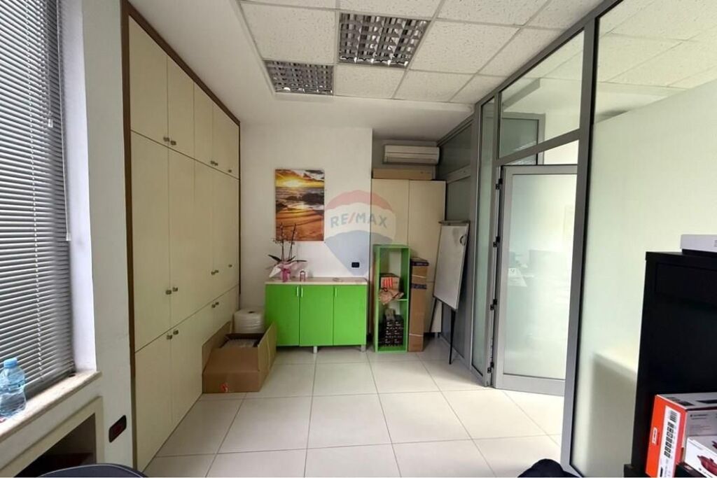 Office for rent in Blloku, Tirana, 45 m²