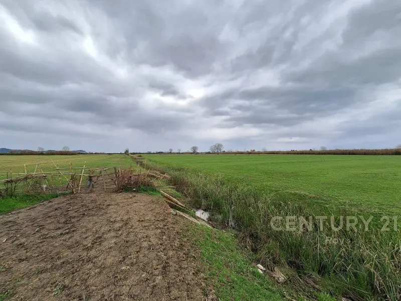 Terreno in vendita a Bisht Kamez, Durazzo, 9.208 m²