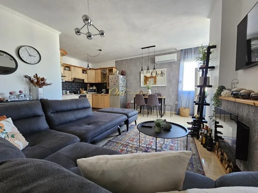 Apartament 1+1 me qera në Rruga e Bogdanëve, Tiranë, 80 m². Foto 1 nga 7