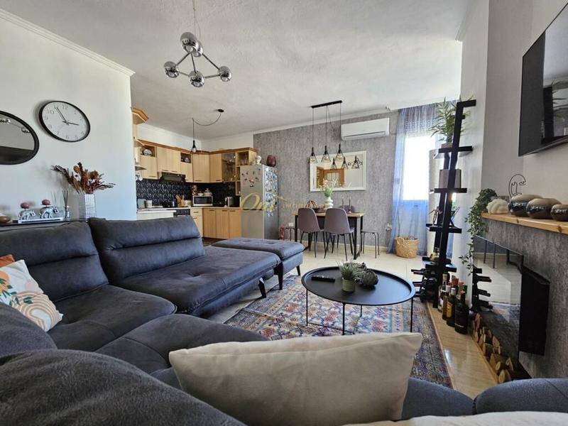 Apartament 1+1 me qera në Rruga e Bogdanëve, Tiranë, 80 m²