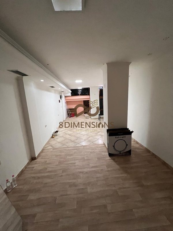 Locale commerciale in affitto a Rruga Bardhyl, Tirana, 30 m²