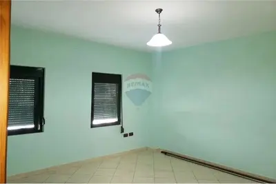 Apartament 2+1 me qera në Myslym Shyri, Tiranë, 101 m². Foto 3 nga 3