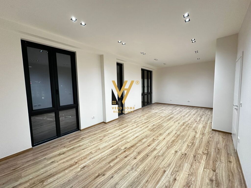 Zyrë me qera në Rruga e Elbasanit, Tiranë, 96 m². Foto 1 nga 3