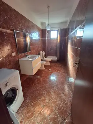 Appartamento 2+1 in affitto a Kthesa e Kamzës, Tirana, 90 m². Foto 10 di 11