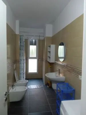Apartament 1+1 me qera në Lungomare, Vlorë, 70 m². Foto 2 nga 10
