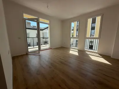 Apartament 2+1 në shitje në Sauk i Vjetër, Tiranë, 85 m². Foto 2 nga 8