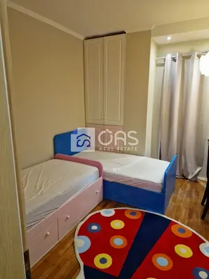 Apartament 2+1 me qera në Rruga Fortuzi, Tiranë, 130 m². Foto 2 nga 9