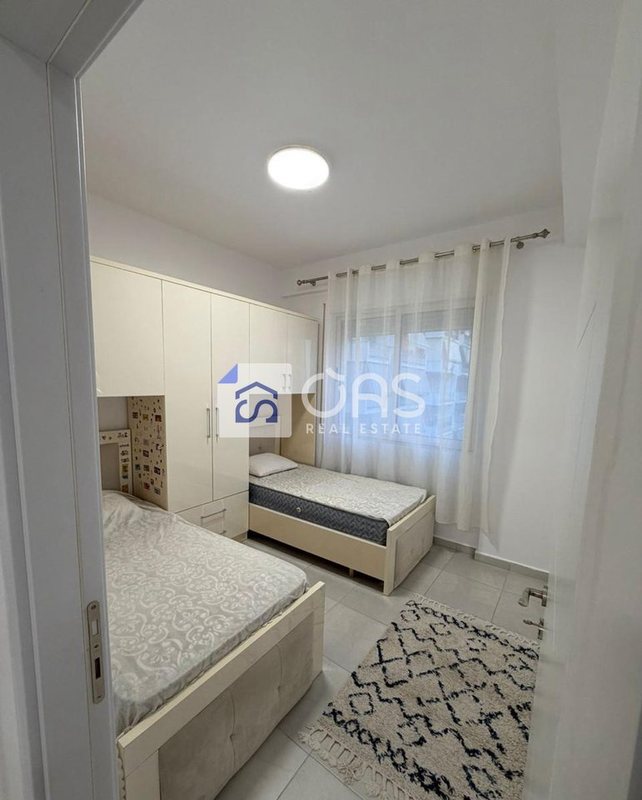 Apartament 2+1 me qera në Yzberisht, Tiranë, 80 m²